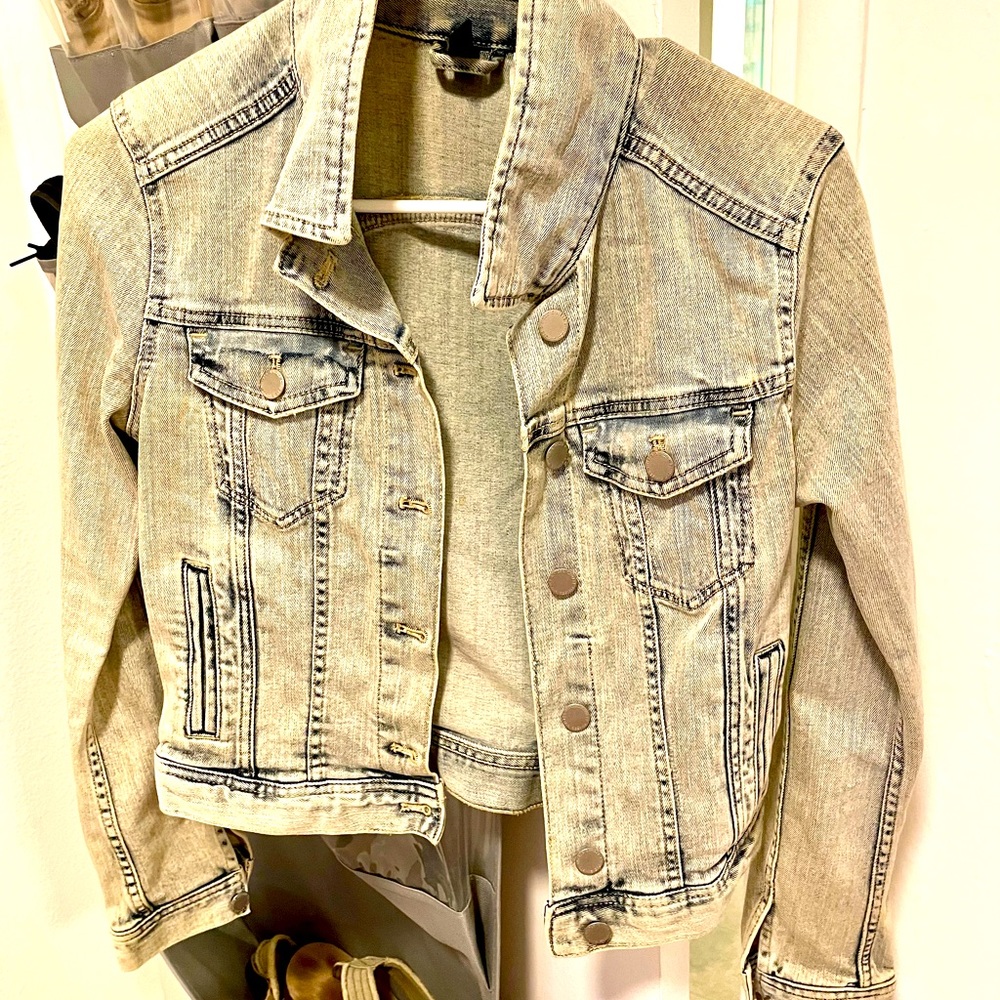 Divided distressed denim jacket